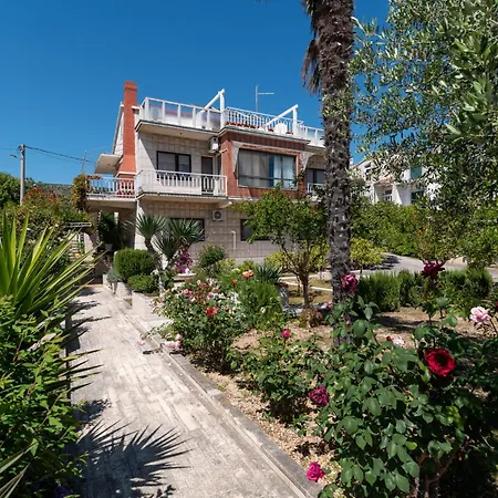 Kitica By Interhome 3*
